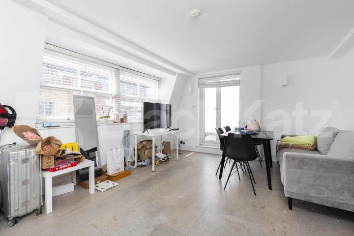 2 bed warehouse apartment in the Clerkenwell area close to Farringdon Great Sutton Street , Clerkenwell